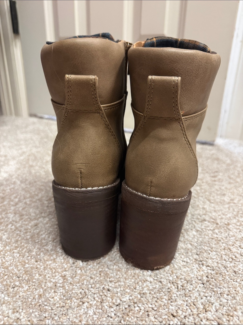 Women’s Lace-Up Ankle Boots in Tan - Picture 3 of 3